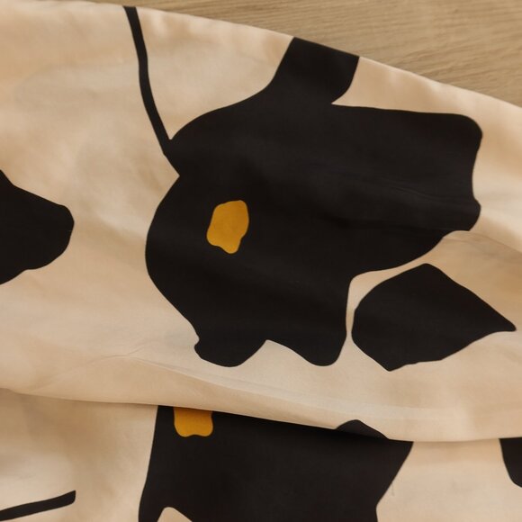 ALYSI 100% silk skirt floral beige black ITALY print fun vacation beachy design - Picture 2 of 9